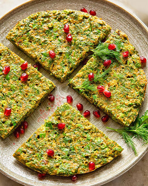 kuku-sabzi-herb-frittata_khazarkhooshe_img-w480h600-01
